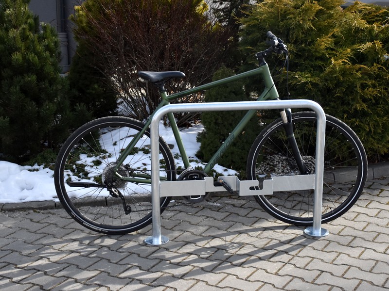 Stojak U-17 owalny 80x80 do wbetonowania - outlet